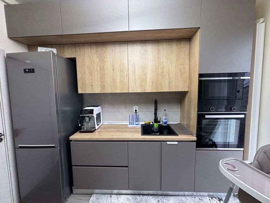 Mobila de bucatarie facuta pe comanda