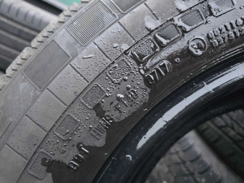 4бр Всесезонни гуми за бус 225 75 16 С - Continental