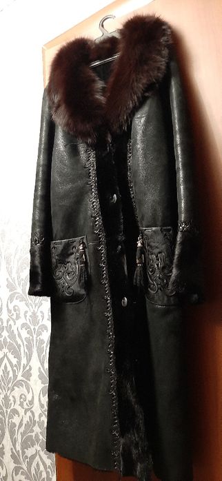 Продаю дубленку женскую