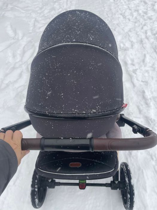 Коляска детская крепкая