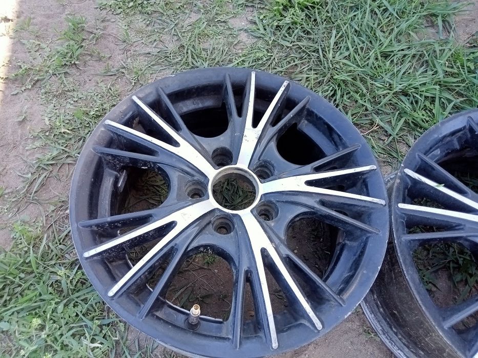 Продам диски от Тойоты разболтовка 5*100