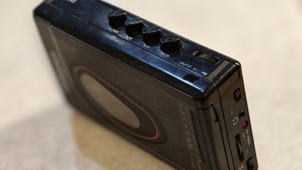 Walkman Grundig cu radio