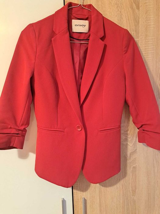 Дамско сако в червено