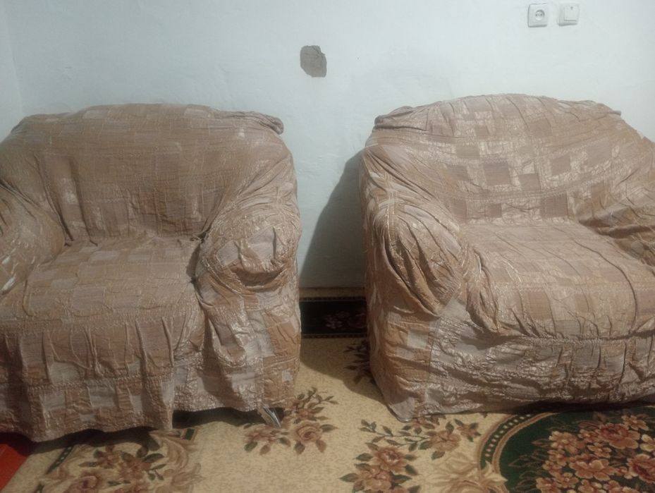 Продается полутарка кровать. кресло.тумба