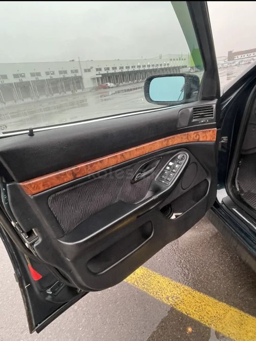 Продам BMW  528i