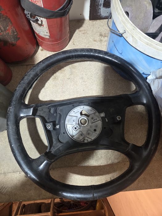 Продаётся руль на бмв е34, е36, е38