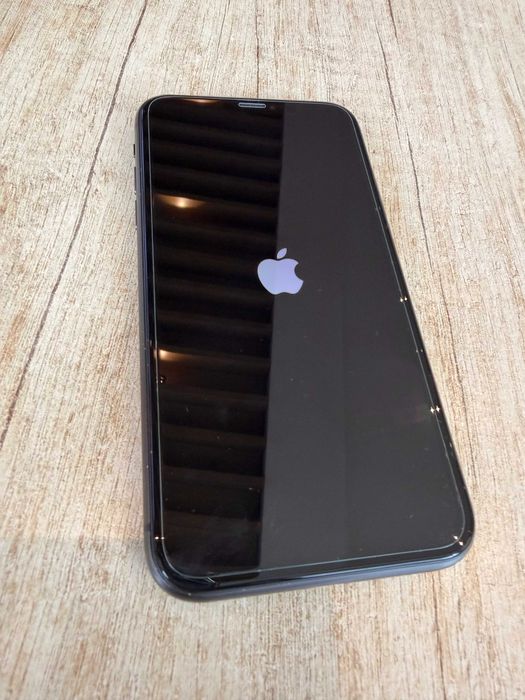 Iphone 11 - 64 arata foarte bine