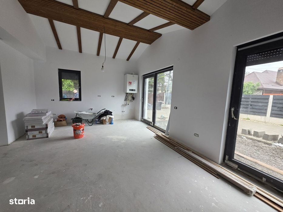 Casa singur in curte Tărlungeni