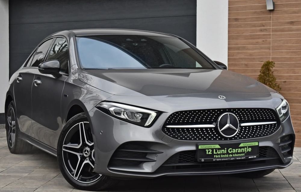 Mercedes-Benz A 250 ~Pachet AMG~Led~Burmester~Plug In~Benzina~Ambiental~GARANTIE 1 AN