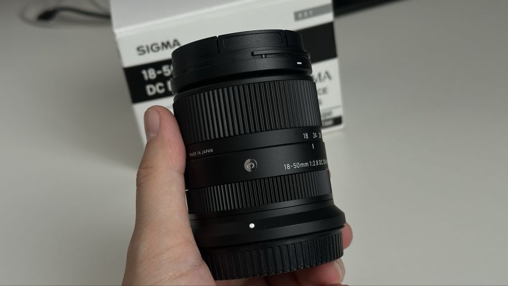 Продам sigma 18-50 mm 2.8 для Canon RF