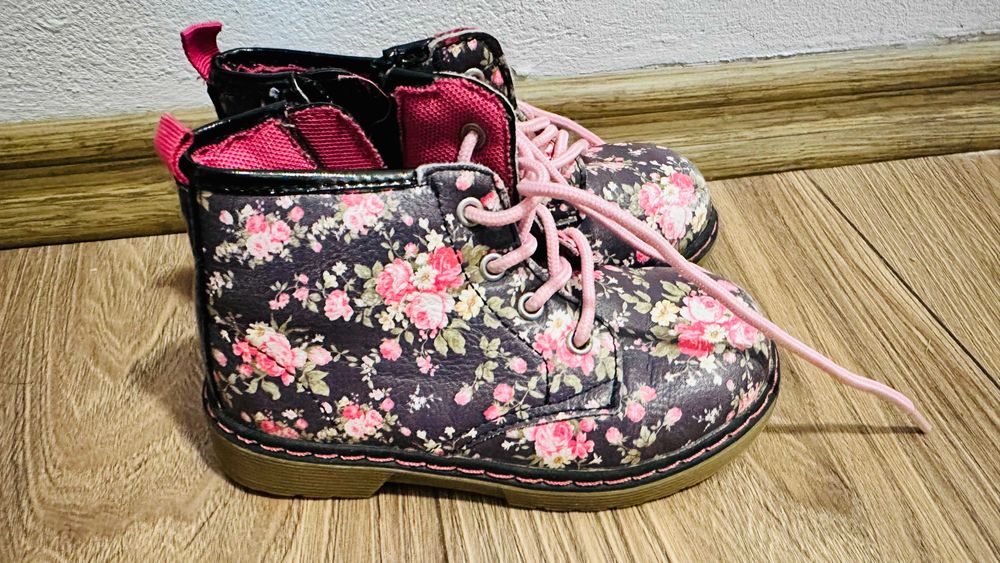 Ghete Cupcake, negru cu flori roz, fete, 25