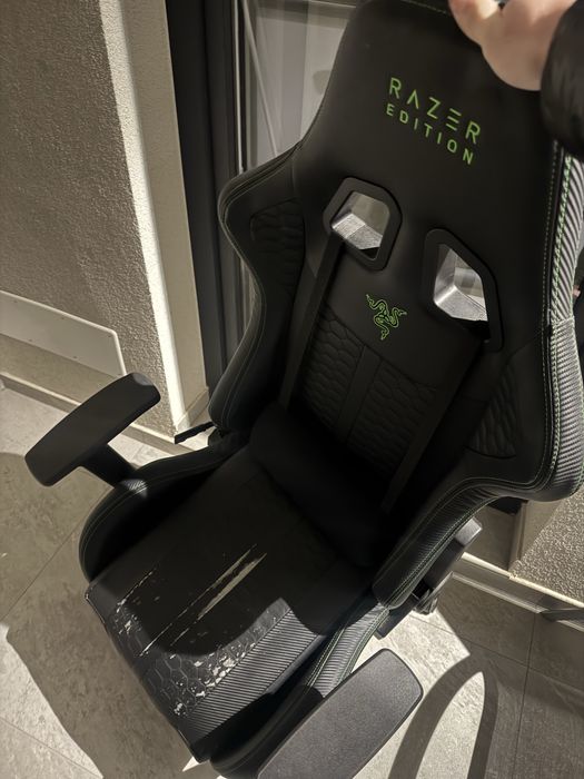 Scaun razer edition defect