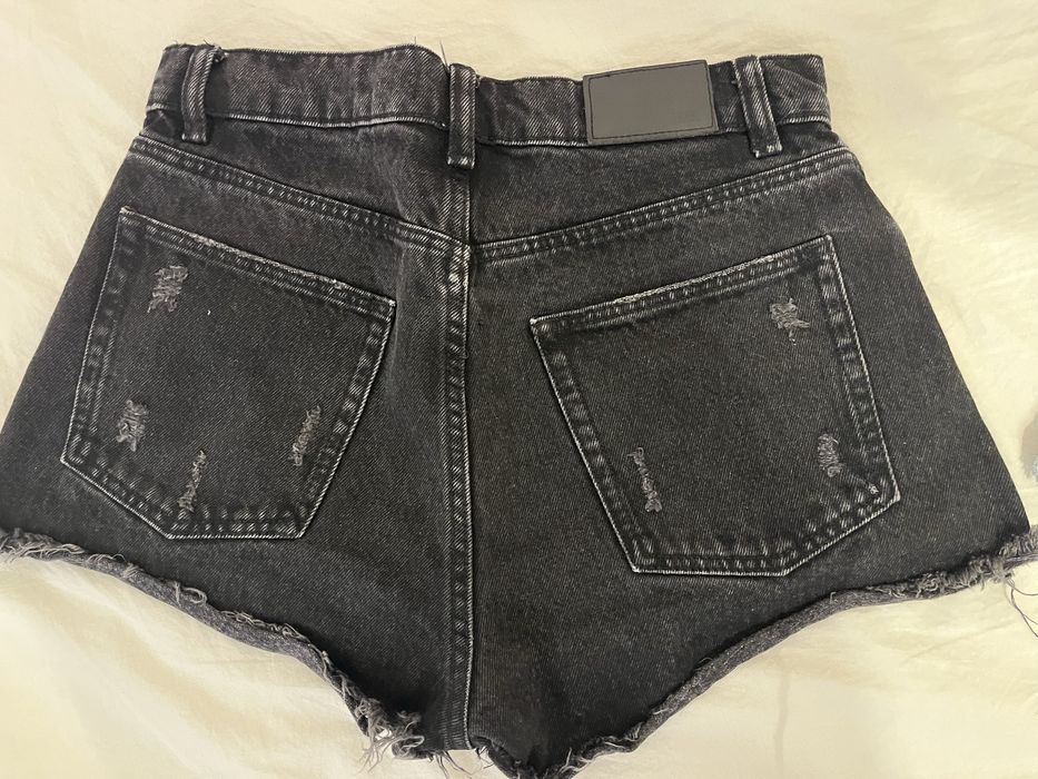 Къси дънкови панталонки на Zara и HM