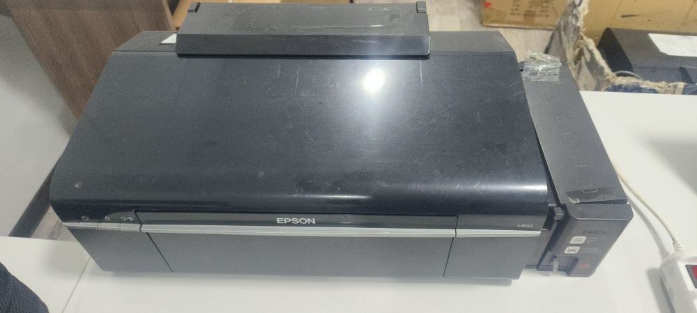 Продам принтер epson l800  в рабочем состоянии