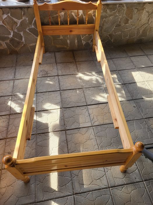 Продавам детски легла дървени