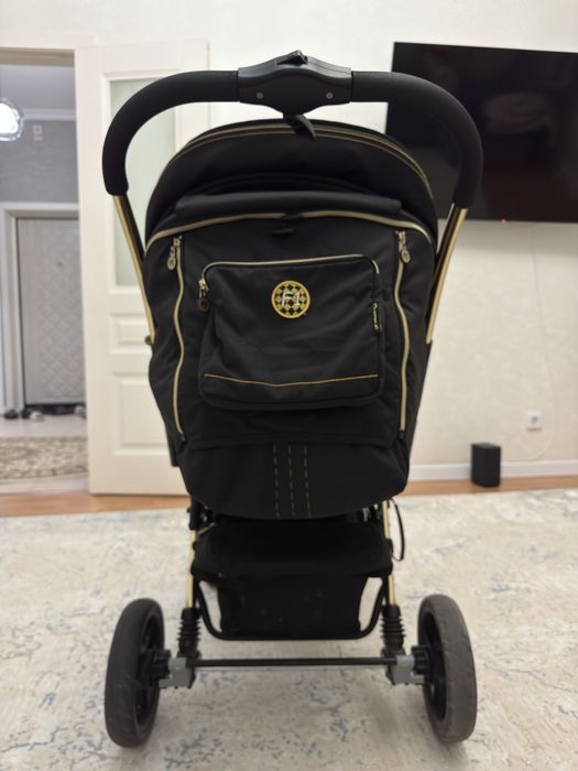 Продам прогулочную коляску- «книжка»