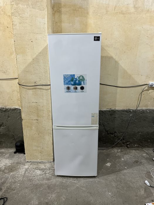 Lg muzlatgichi sotiladi srochniyga!