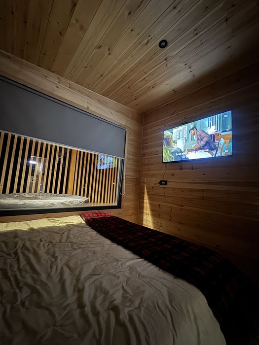 Cazare Crown Hills Resort( A frame si Tiny house)