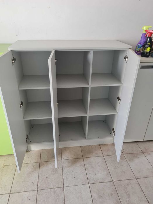 Dulap mediu, cu 3 usi batante, din pal