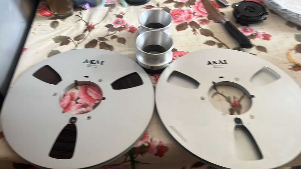 Vand benzi de magnetofon si nab-uri
