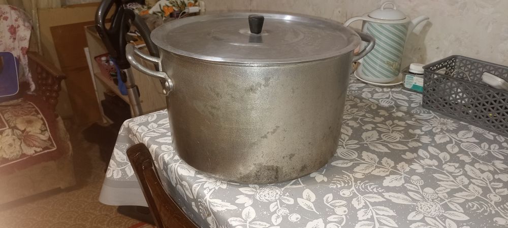 Продаю советскую алюминиевую кастрюлю