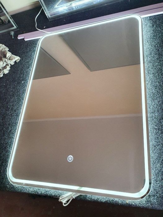 Зеркало с подсветкой