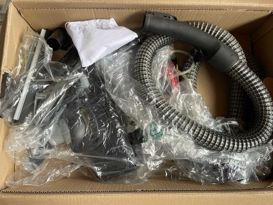 Aspirator cu spalare Bosch BWD421PET, 2100 W, filtru Hepa, perie turbo, perie saltea, reglare electronica a puterii, Rosu