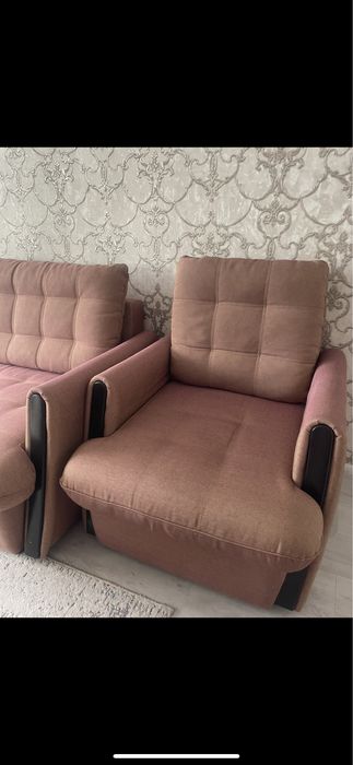 Продается диван с креслом