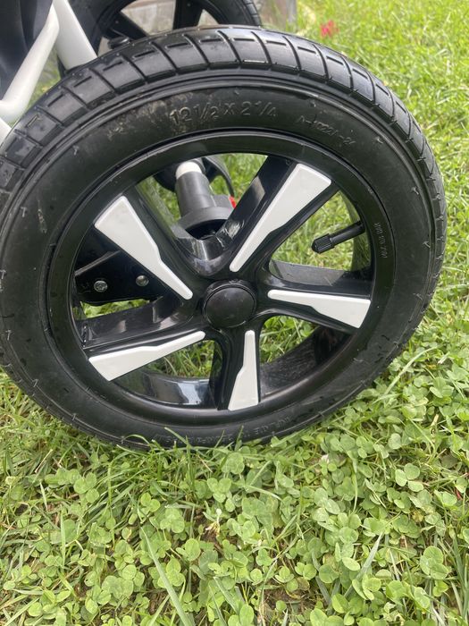 Vând Cărucior 3in1 Nexxo