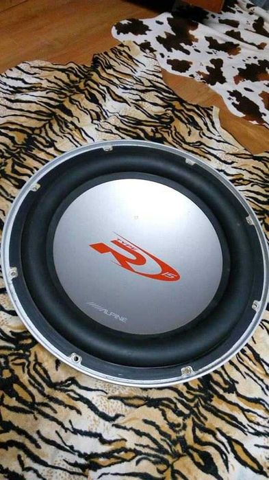 Difuzor Alpine SWR-1541D + Incinta Sealed 15 inch