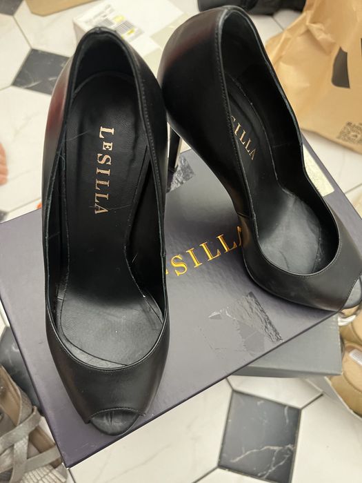 Продам женскую обувь