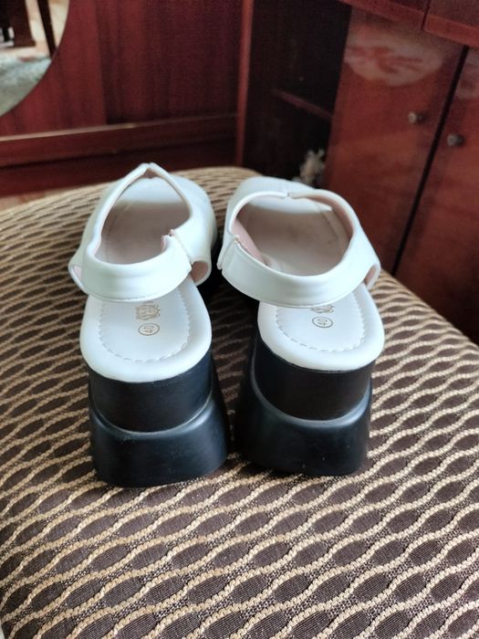 Босоножки летние