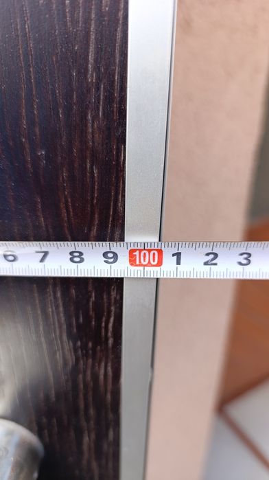 Входна врата с затварящ механизъм !