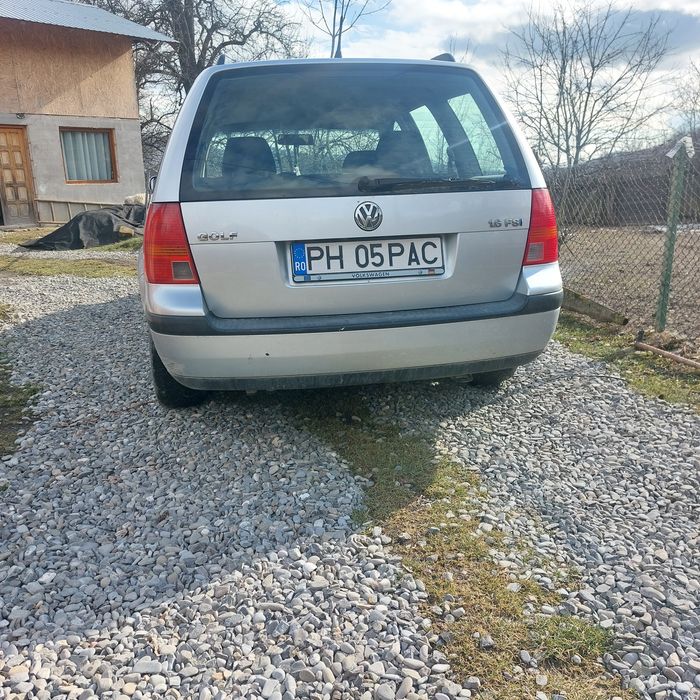 Vând Golf 4 1.6 16 Valve