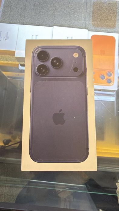 В продаже IPHONE 17 PRO 256GB