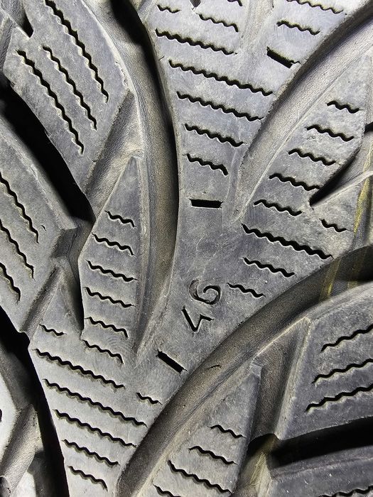 Anvelope iarna 215 60 16