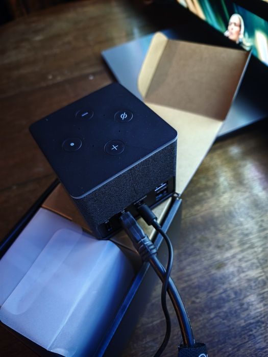 Amazon Fire TV Cube 4K UltraHD, с Alexa, streaming media player, последно поколение