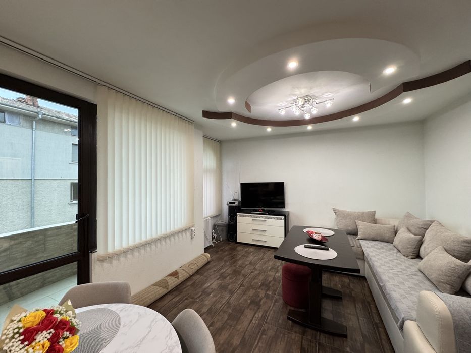 Продава се Двустаен апартамент в Казанлък - 64 кв.м за 2344 €/кв.м - Снимка #6