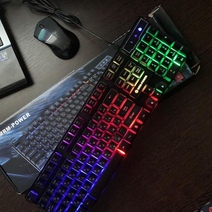 Клавиатуры, мышки, коврики.