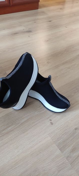 Маратонки на платформа