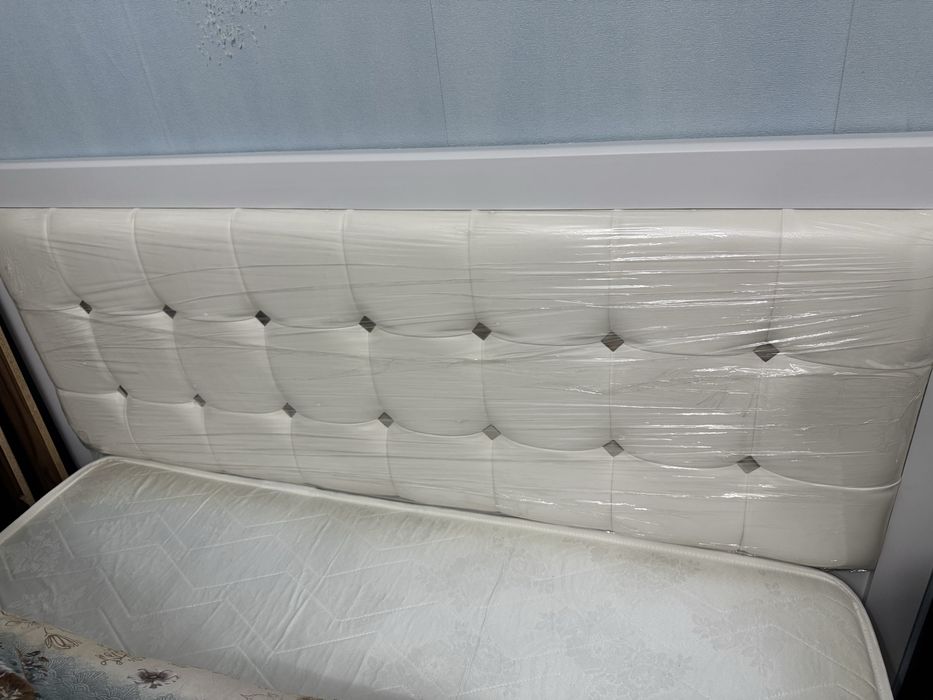 Продам двухспальную кровать