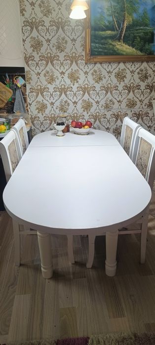 Стол со стульями