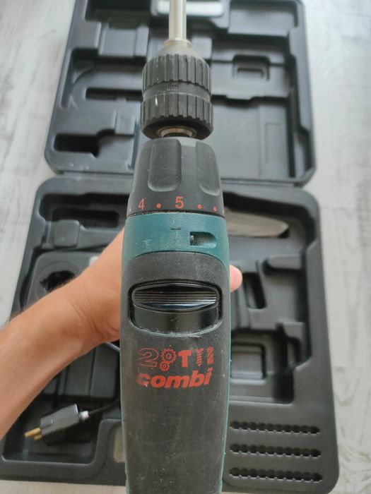 Винтоверт Black & Decker