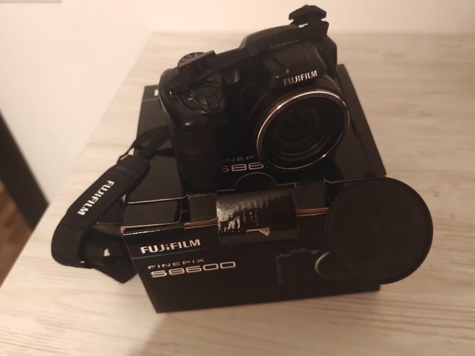 Fujifilm FinePix S8600