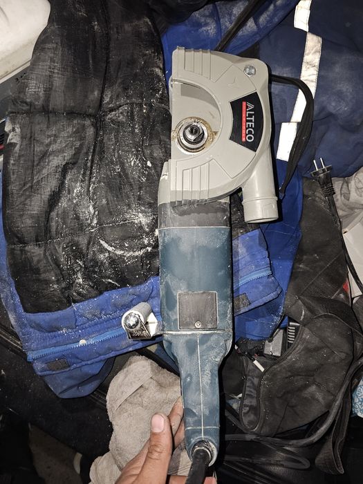 Штроборез почти новый Alteco