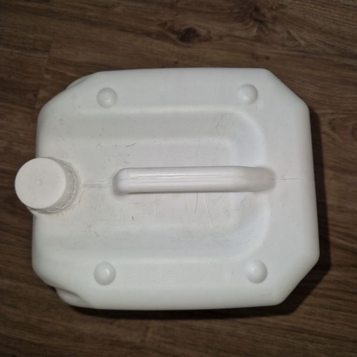 Продам грунт-пропитку 2шт.