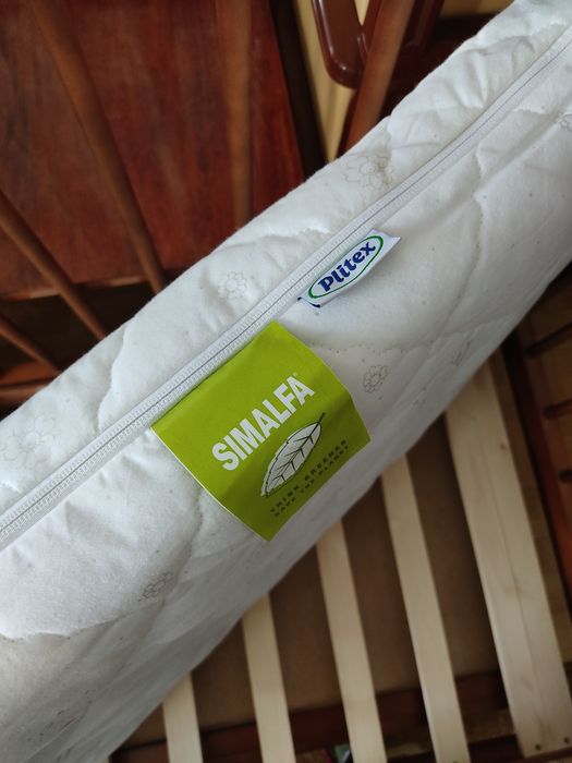 Детская кроватка+матрас+комплект постельного белья