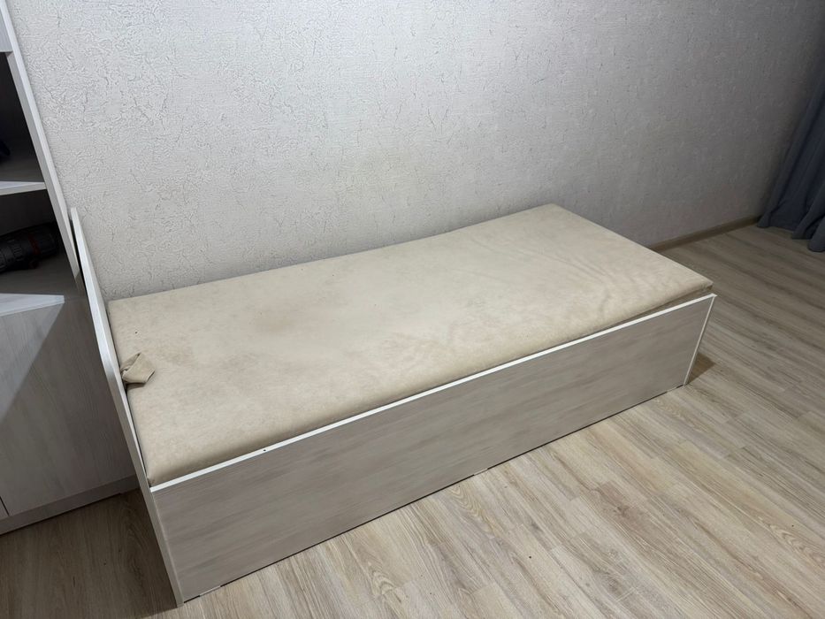 Кровать односпальная