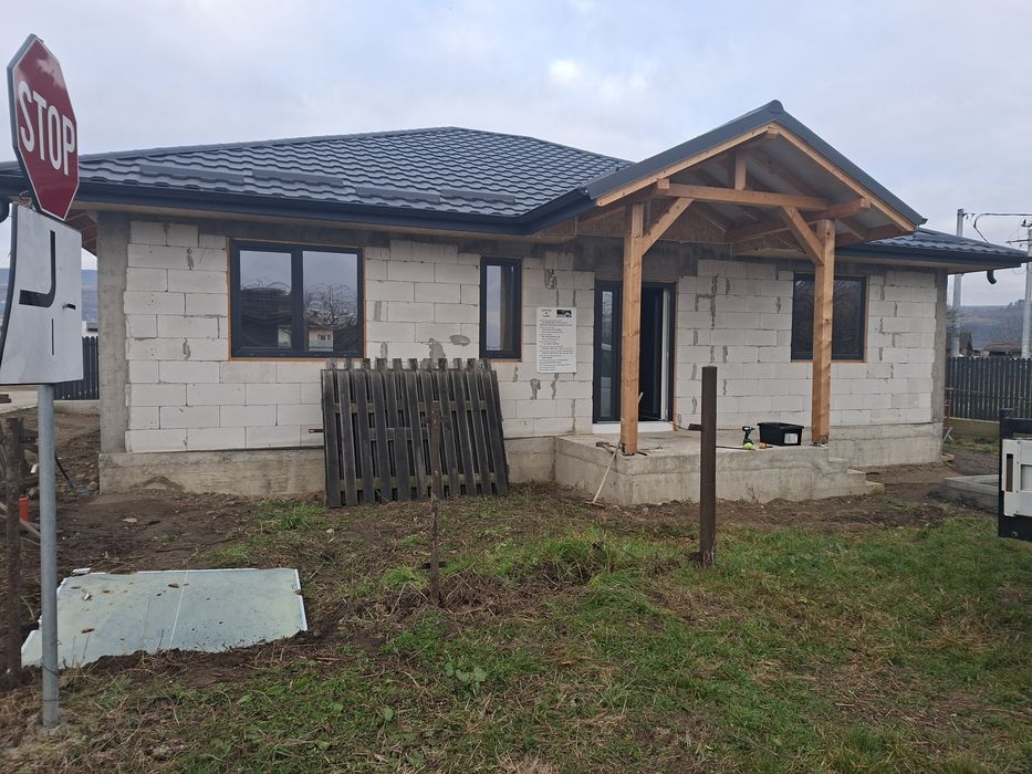 Vând casă nouă an 2025!