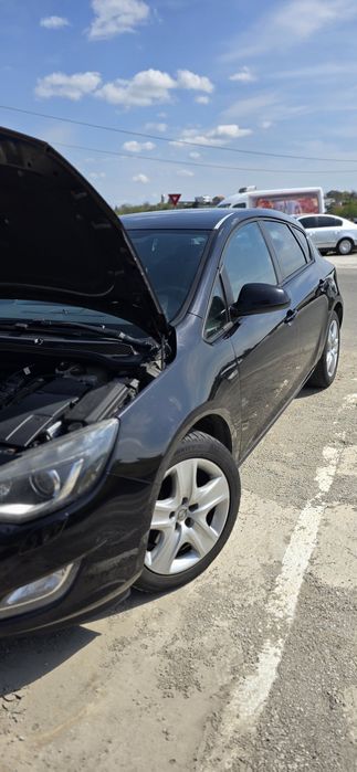 Opel Astra J 2011